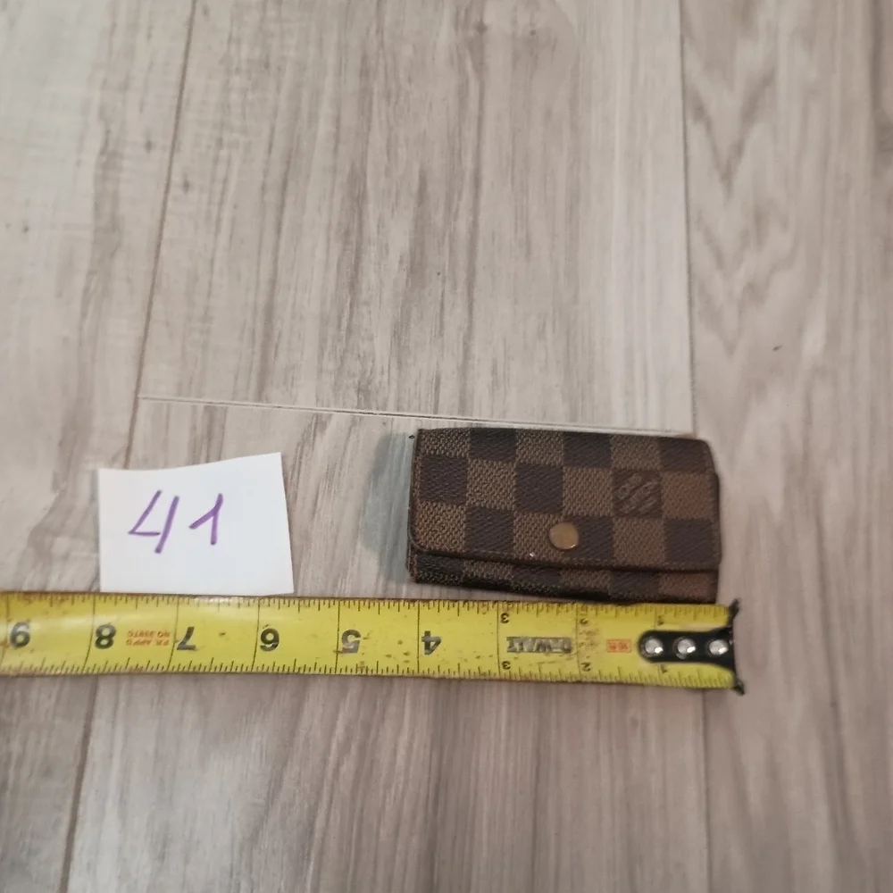 Authentic Louis Vuitton 4 Ring Key Holder Damier Ebene